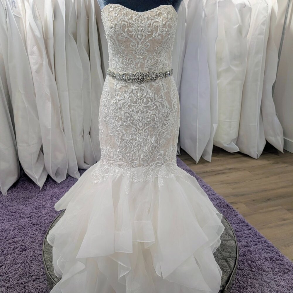 Oleg Cassini Lace Scroll mermaid wedding gown- size 8